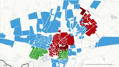 Die rot dargestellten Flächen mit einen großen Teil des Ortskerns weist die kommunale Wärmeplanung als Wärmenetzgebiete bis zum Jahr 2030 aus und damit als mögliche erste Tätigkeitsfelder einer Wärmegenossenschaft. Grün steht für Prüfgebiet, blau für dezentrale Versorgung.